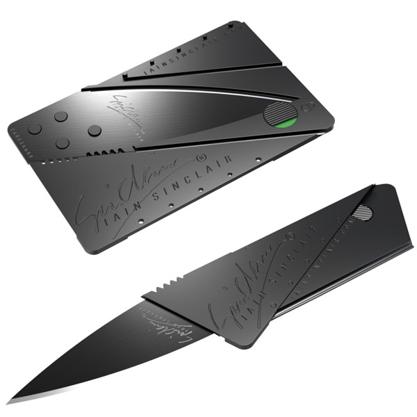 nůž v kartě kreditní